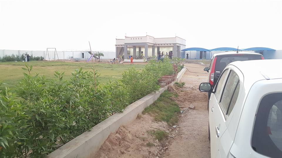 Land & Plots on installments : Farm Houses Cattle & Dairy Farm